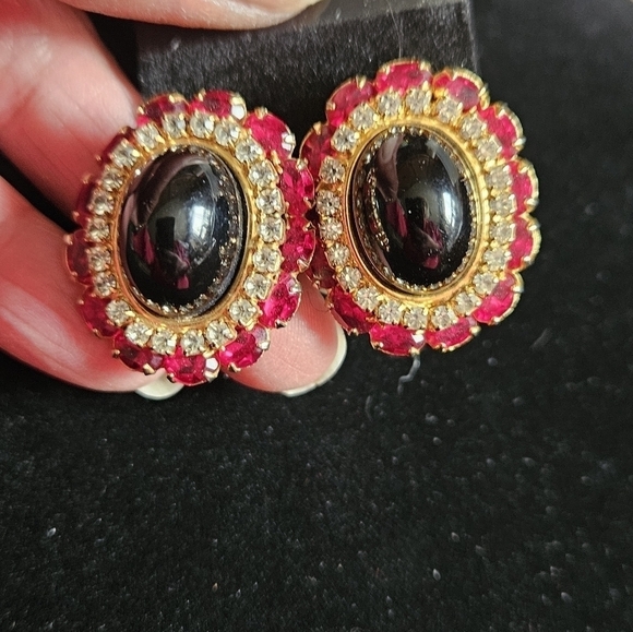 Vintage MMA Crystal & Black Cabachon Earrings. Pierced - Picture 5 of 7